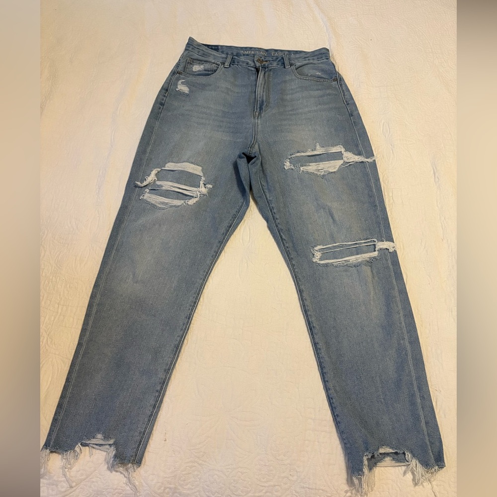 American Eagle Outfitters Light Blue Distressed Denim Jeans